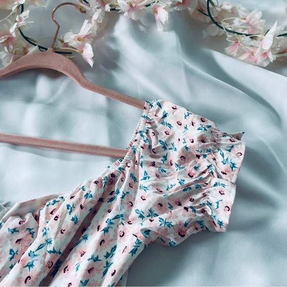 Floral Shorts Romper Sweetheart Milkmaid - Picture 10 of 11